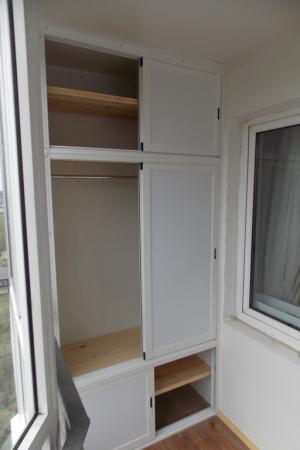 Встроенный шкаф на балкон